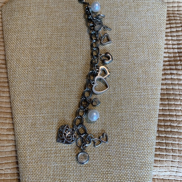 Heart charm bracelet, silver tone with pearl and crystal accents - Picture 3 of 11